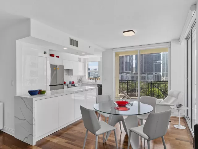 2-bedroom condo for sale in Fort Lauderdale - 610 W LAS OLAS Boulevard 1118N - MondialRealty