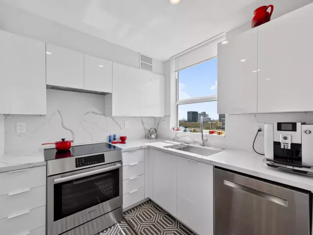2-bedroom condo for sale in Fort Lauderdale - 610 W LAS OLAS Boulevard 1118N - MondialRealty