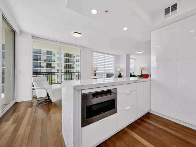 2-bedroom condo for sale in Fort Lauderdale - 610 W LAS OLAS Boulevard 1118N - MondialRealty