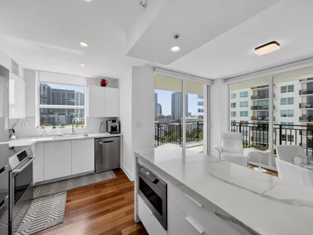 2-bedroom condo for sale in Fort Lauderdale - 610 W LAS OLAS Boulevard 1118N - MondialRealty
