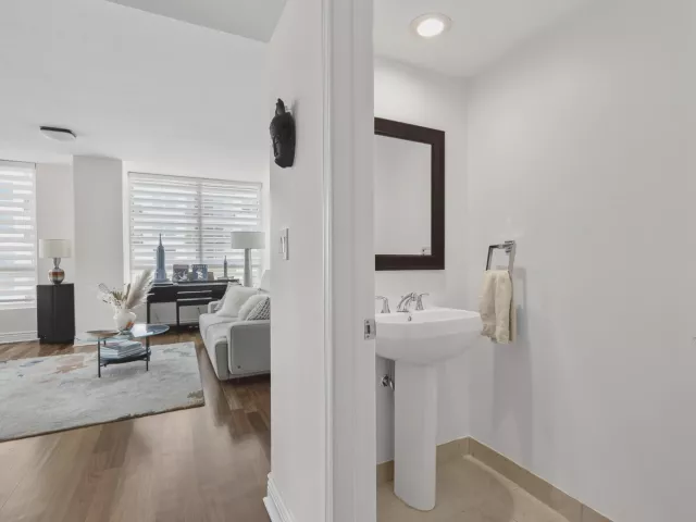 2-bedroom condo for sale in Fort Lauderdale - 610 W LAS OLAS Boulevard 1118N - MondialRealty