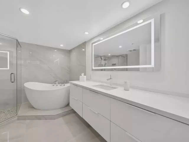 2-bedroom condo for sale in Fort Lauderdale - 610 W LAS OLAS Boulevard 1118N - MondialRealty