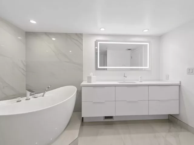 2-bedroom condo for sale in Fort Lauderdale - 610 W LAS OLAS Boulevard 1118N - MondialRealty