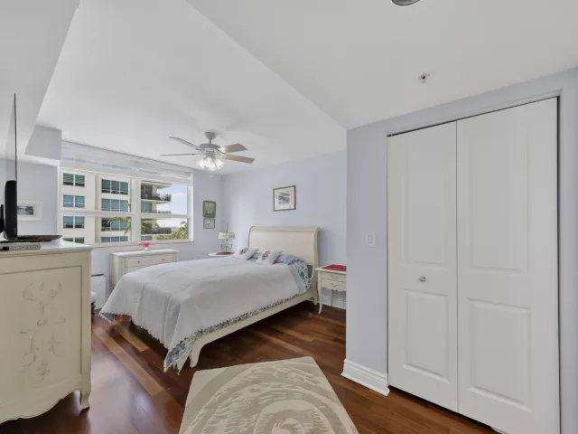 2-bedroom condo for sale in Fort Lauderdale - 610 W LAS OLAS Boulevard 1118N - MondialRealty