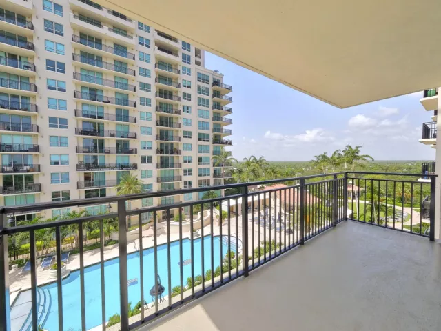 2-bedroom condo for sale in Fort Lauderdale - 610 W LAS OLAS Boulevard 1118N - MondialRealty