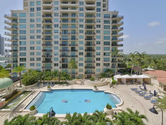 2-bedroom condo for sale in Fort Lauderdale - 610 W LAS OLAS Boulevard 1118N - MondialRealty