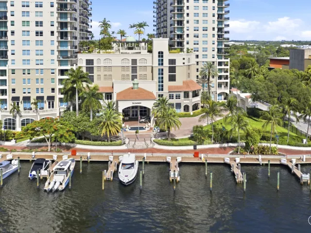 2-bedroom condo for sale in Fort Lauderdale - 610 W LAS OLAS Boulevard 1118N - MondialRealty