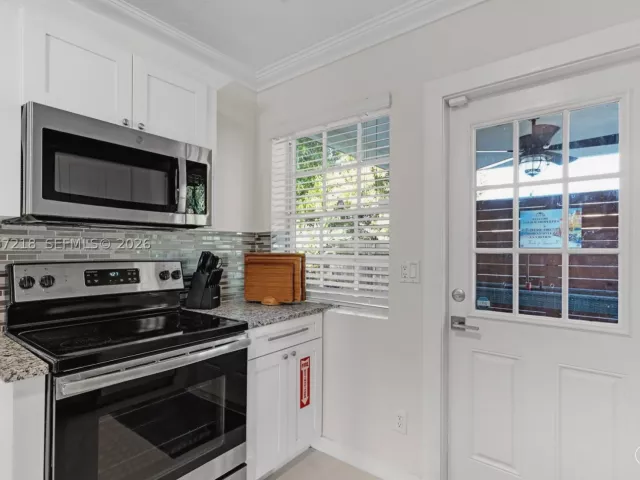 4-bedroom home for rent in Homestead - 1075 NE 12 AVE 1075 - MondialRealty