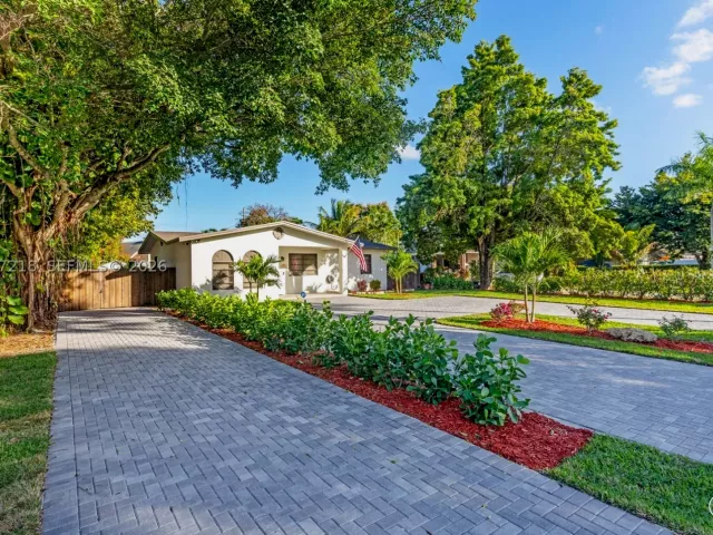 4-bedroom home for rent in Homestead - 1075 NE 12 AVE 1075 - MondialRealty