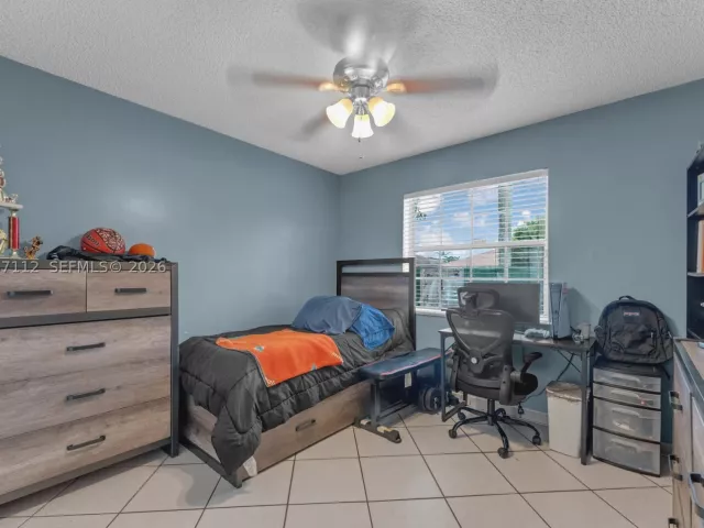 4-bedroom home for sale in Miami - 14316 SW 159th Ter - MondialRealty