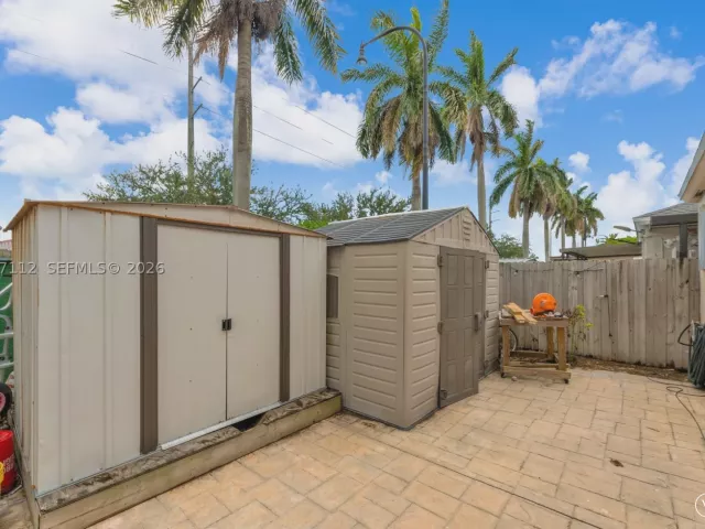 4-bedroom home for sale in Miami - 14316 SW 159th Ter - MondialRealty