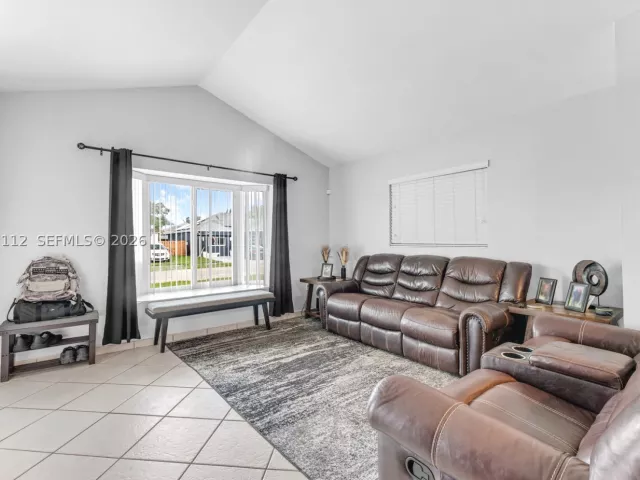 4-bedroom home for sale in Miami - 14316 SW 159th Ter - MondialRealty