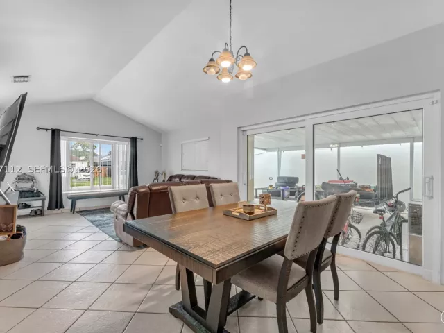 4-bedroom home for sale in Miami - 14316 SW 159th Ter - MondialRealty