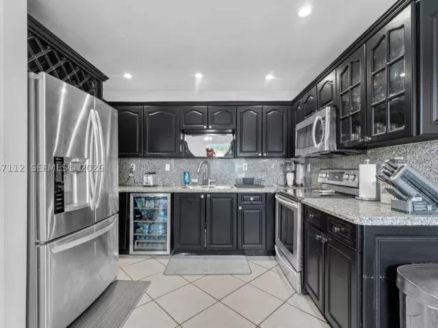 4-bedroom home for sale in Miami - 14316 SW 159th Ter - MondialRealty