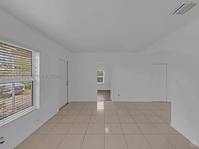3-bedroom home for sale in Fort Lauderdale - 1636 NE 15th Ave - MondialRealty