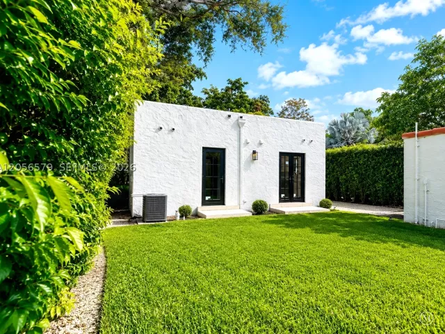 2-bedroom home for sale in Coral Gables - 1213 Aguila Ave - MondialRealty