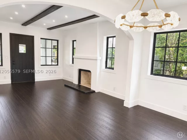 2-bedroom home for sale in Coral Gables - 1213 Aguila Ave - MondialRealty