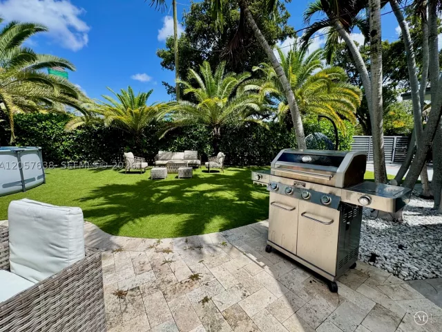 3-bedroom home for rent in Miami - 1800 SW 5th Ave n/a - MondialRealty