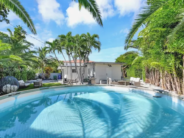 3-bedroom home for rent in Miami - 1800 SW 5th Ave n/a - MondialRealty