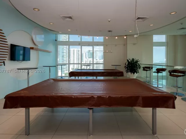 3-bedroom condo for rent in Miami - 1900 N Bayshore Dr 3612 - MondialRealty