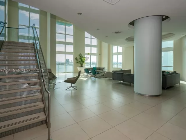 3-bedroom condo for rent in Miami - 1900 N Bayshore Dr 3612 - MondialRealty