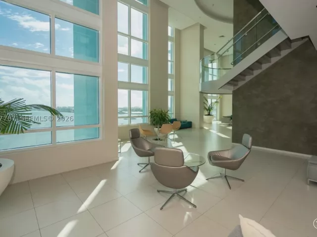3-bedroom condo for rent in Miami - 1900 N Bayshore Dr 3612 - MondialRealty
