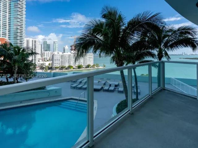 3-bedroom condo for rent in Miami - 1900 N Bayshore Dr 3612 - MondialRealty