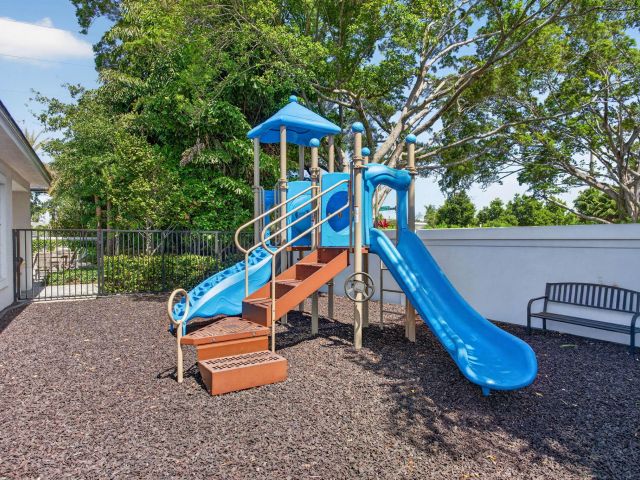 3-bedroom home for sale in Deerfield Beach - 1844 Sandpiper Pointe Place - MondialRealty
