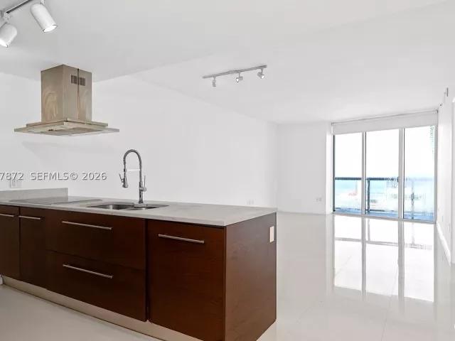 1-bedroom condo for sale in Miami - 495 Brickell Ave 5007 - MondialRealty