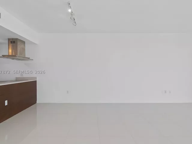 1-bedroom condo for sale in Miami - 495 Brickell Ave 5007 - MondialRealty