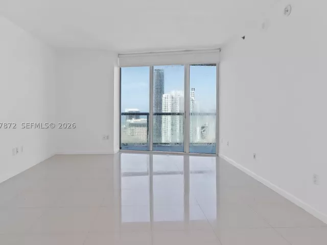 1-bedroom condo for sale in Miami - 495 Brickell Ave 5007 - MondialRealty