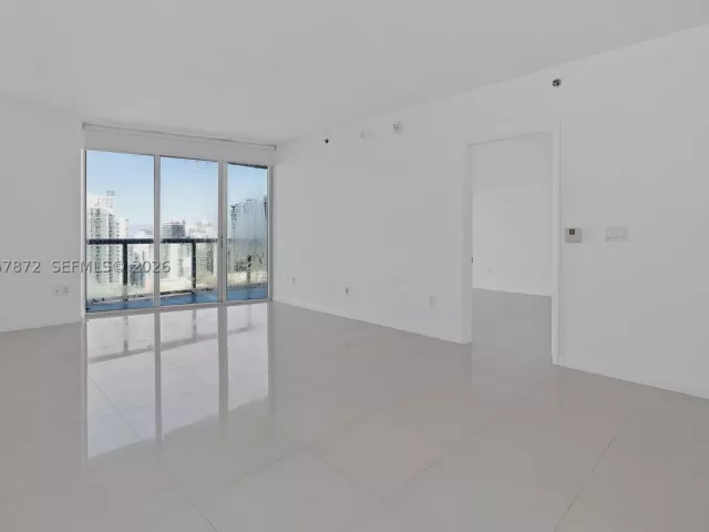1-bedroom condo for sale in Miami - 495 Brickell Ave 5007 - MondialRealty