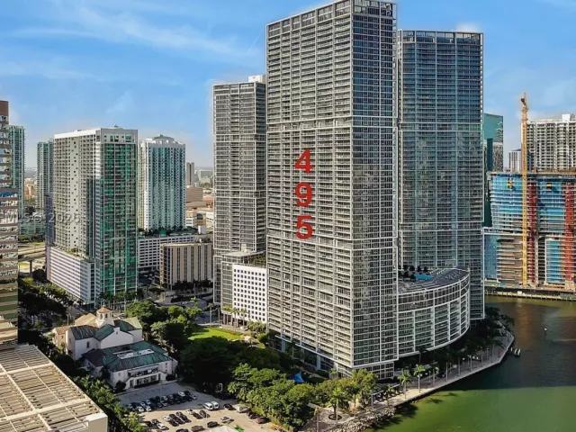 1-bedroom condo for sale in Miami - 495 Brickell Ave 5007 - MondialRealty