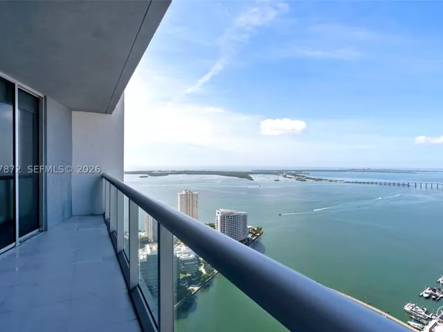 1-bedroom condo for sale in Miami - 495 Brickell Ave 5007 - MondialRealty
