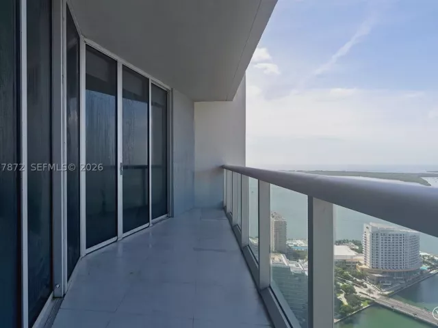 1-bedroom condo for sale in Miami - 495 Brickell Ave 5007 - MondialRealty