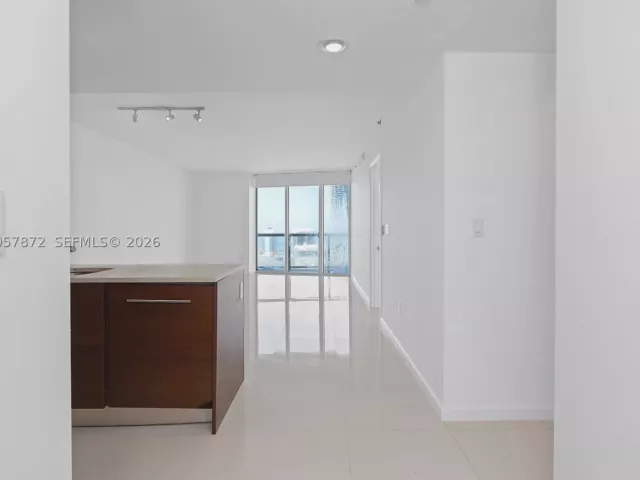 1-bedroom condo for sale in Miami - 495 Brickell Ave 5007 - MondialRealty