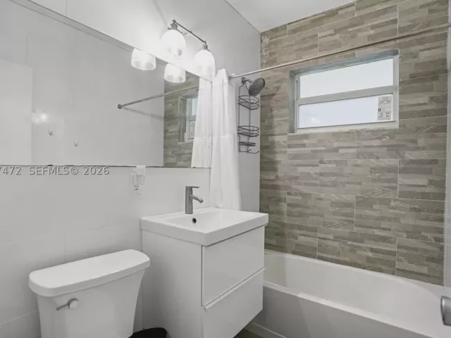 3-bedroom home for rent in Homestead - 44 NW 19th St 1 - MondialRealty