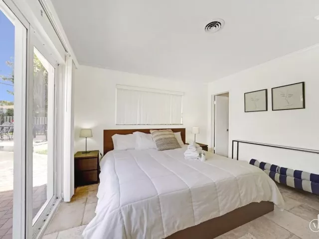 3-bedroom home for rent in Wilton Manors - 332 NW 26TH Court - MondialRealty