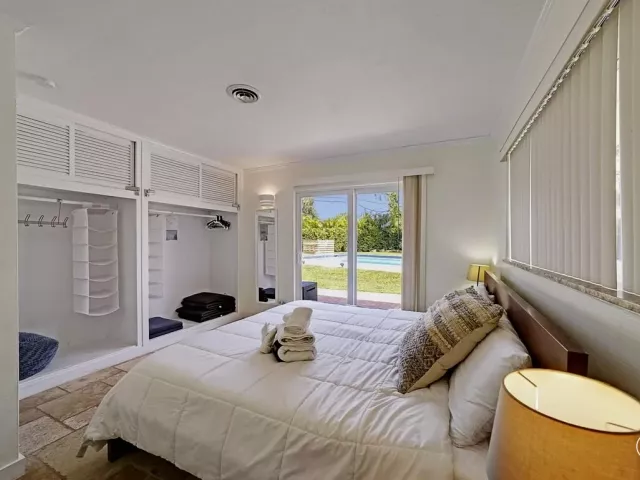 3-bedroom home for rent in Wilton Manors - 332 NW 26TH Court - MondialRealty