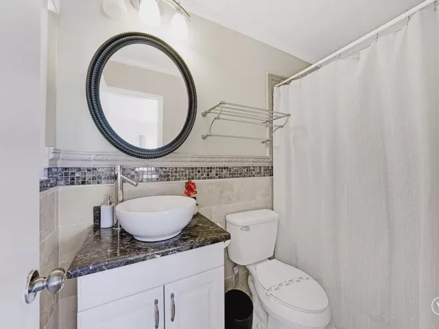 3-bedroom home for rent in Wilton Manors - 332 NW 26TH Court - MondialRealty