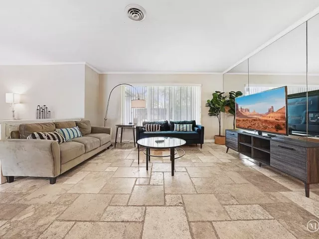 3-bedroom home for rent in Wilton Manors - 332 NW 26TH Court - MondialRealty