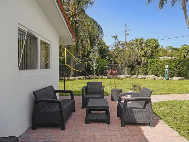 3-bedroom home for rent in Wilton Manors - 332 NW 26TH Court - MondialRealty