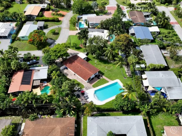 3-bedroom home for rent in Wilton Manors - 332 NW 26TH Court - MondialRealty