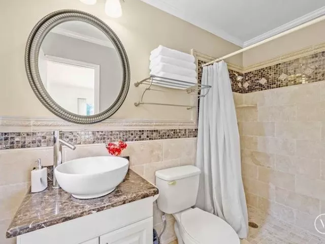 3-bedroom home for rent in Wilton Manors - 332 NW 26TH Court - MondialRealty