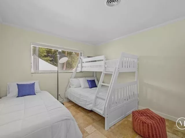3-bedroom home for rent in Wilton Manors - 332 NW 26TH Court - MondialRealty