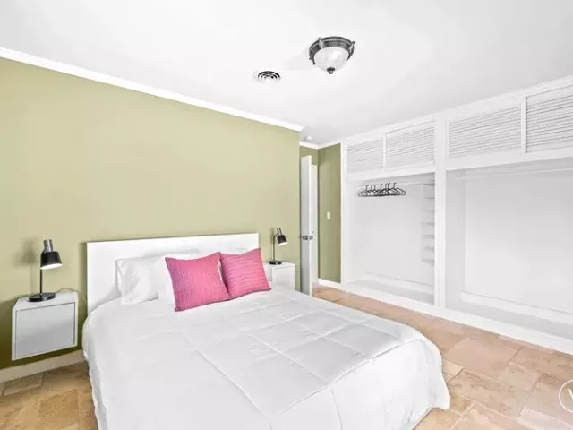 3-bedroom home for rent in Wilton Manors - 332 NW 26TH Court - MondialRealty
