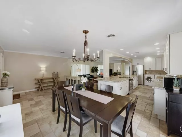 3-bedroom home for rent in Wilton Manors - 332 NW 26TH Court - MondialRealty