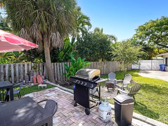 3-bedroom home for rent in Wilton Manors - 332 NW 26TH Court - MondialRealty