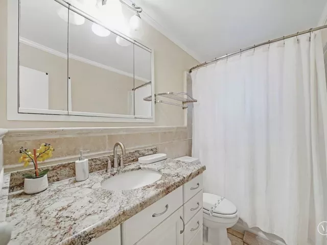 3-bedroom home for rent in Wilton Manors - 332 NW 26TH Court - MondialRealty
