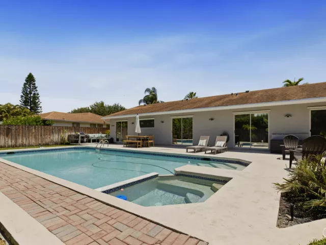 3-bedroom home for rent in Boca Raton - 4114 BAY LAUREL Way - MondialRealty